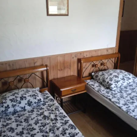 Sveciu Namai Alejos Azuolas Guest house *